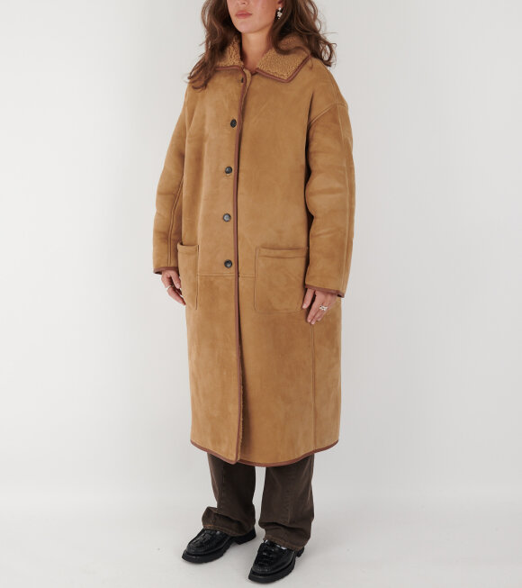 Cawley - Sheepskin Suede Curly Roo Coat Tan