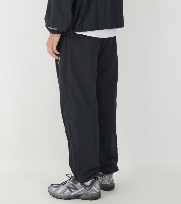 66 North - Hringbraut Track Pants Black