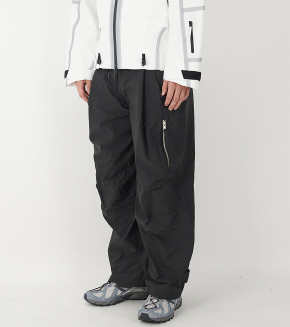 66 North - Hringbraut Cargo Pants Black