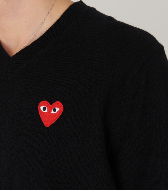 Comme des Garcons PLAY - U Red Heart V-neck Knit Black