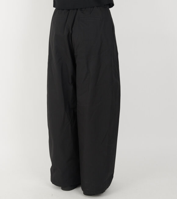 Amomento - Two Tuck Balloon Pants Black