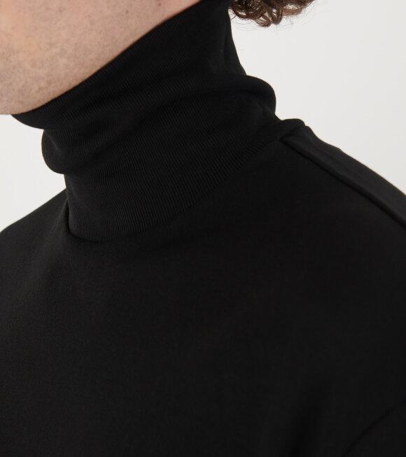 Amomento - Slim Fit Turtle Neck T-shirt Black