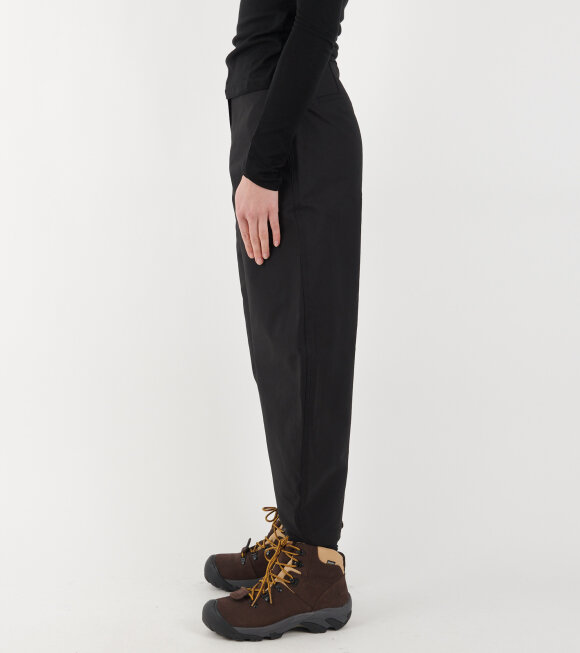 Amomento - Curved Leg Pants Black