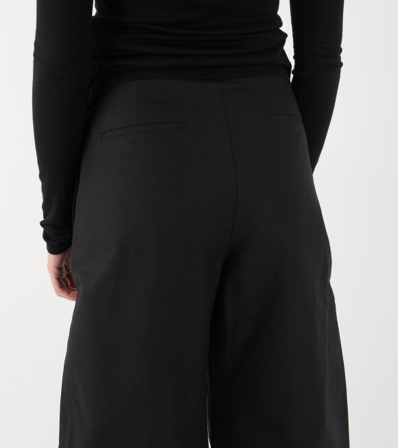 Amomento - Curved Leg Pants Black