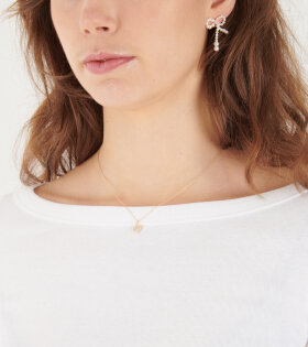 Simple M Necklace Gold