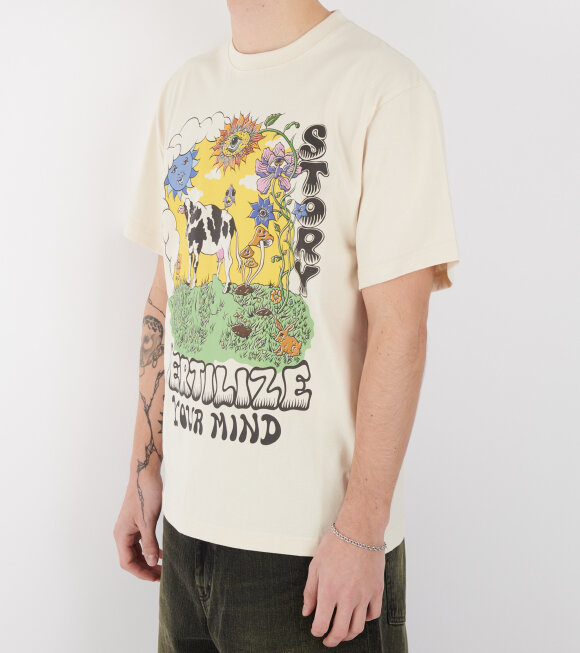 Story mfg. - Grateful Tee S/S Fertilize Your Mind