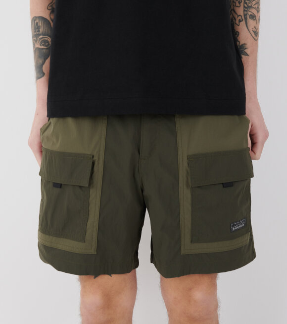 Patagonia - M's Outdoor Everyday Shorts Pine Needle Green