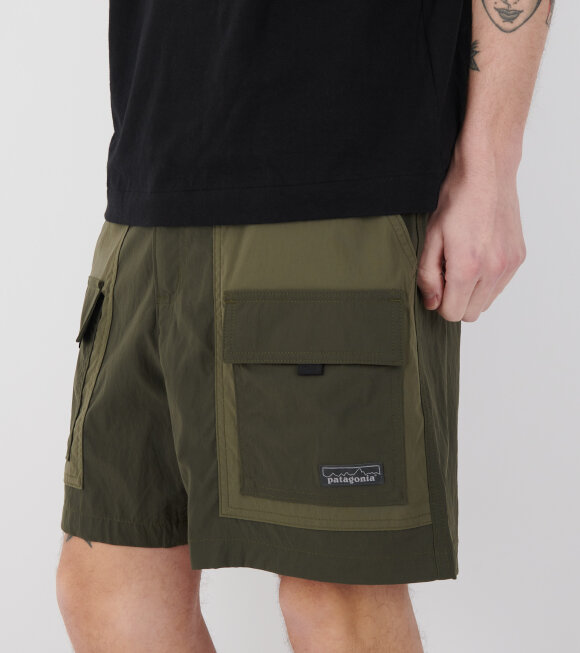 Patagonia - M's Outdoor Everyday Shorts Pine Needle Green