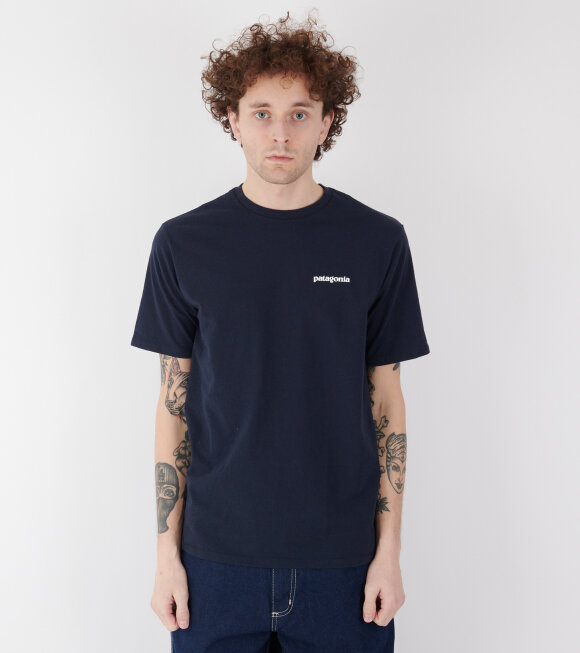 Patagonia - M's P-6 Logo Responsibili-Tee New Navy