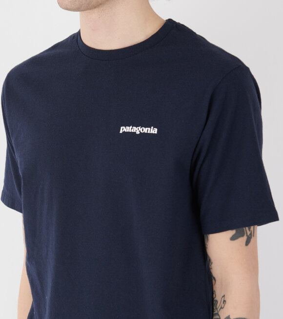 Patagonia - M's P-6 Logo Responsibili-Tee New Navy