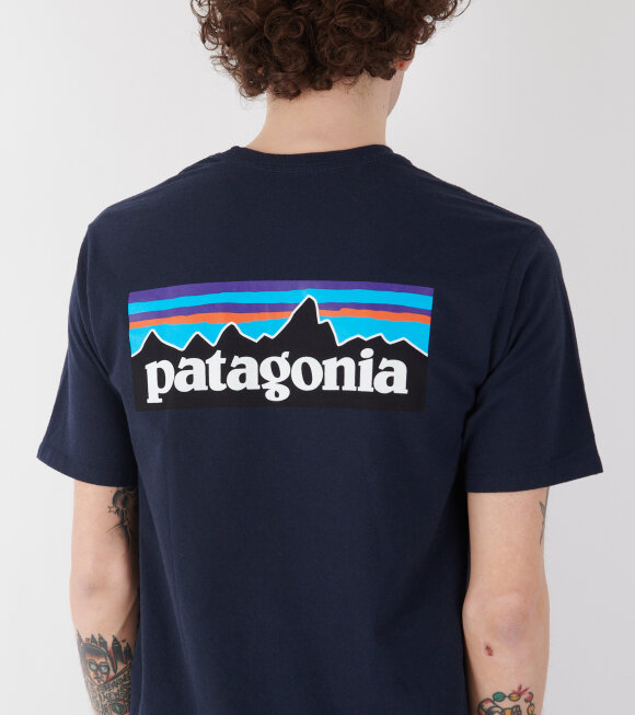 Patagonia - M's P-6 Logo Responsibili-Tee New Navy