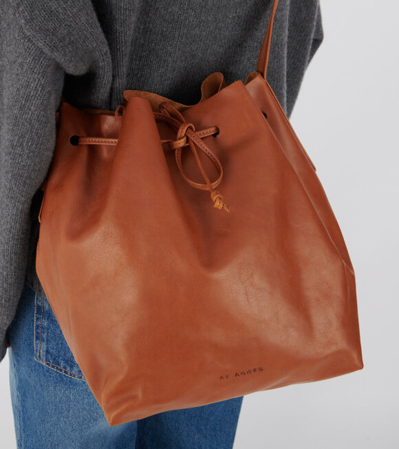 AF Agger - Full Grain Leather Bucket Bag Cognac