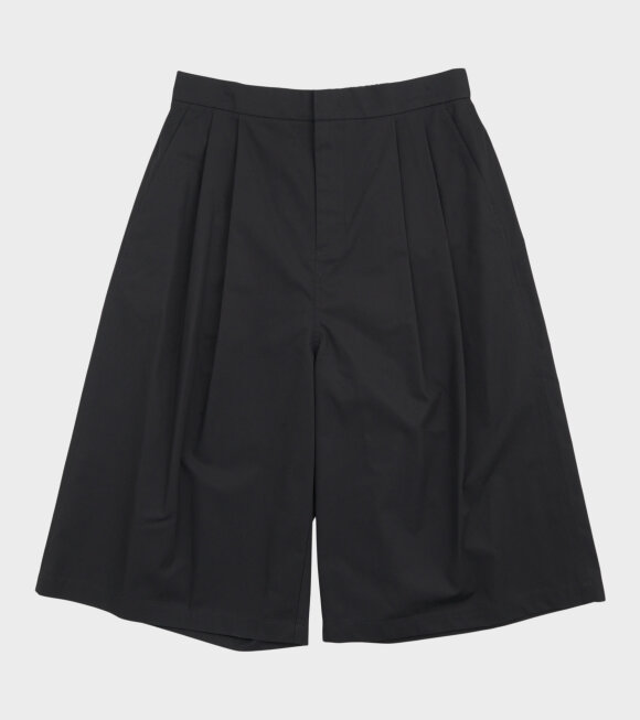 Amomento - Two Tuck Wide Shorts Black